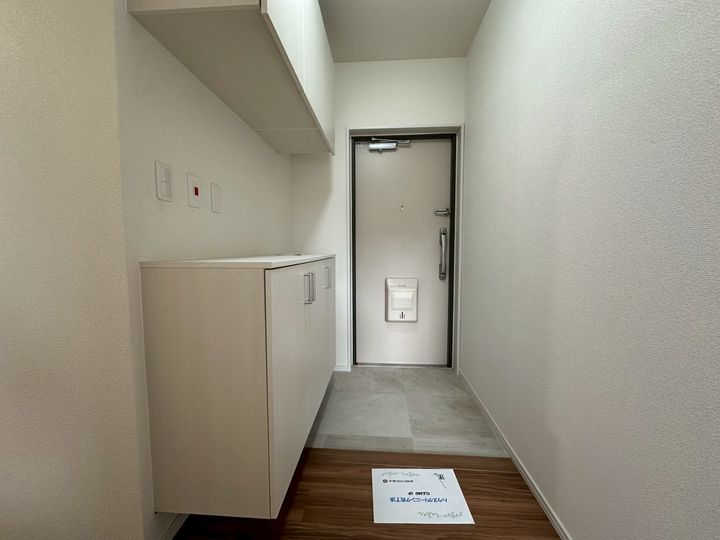 ラーバン港南台4号棟の玄関