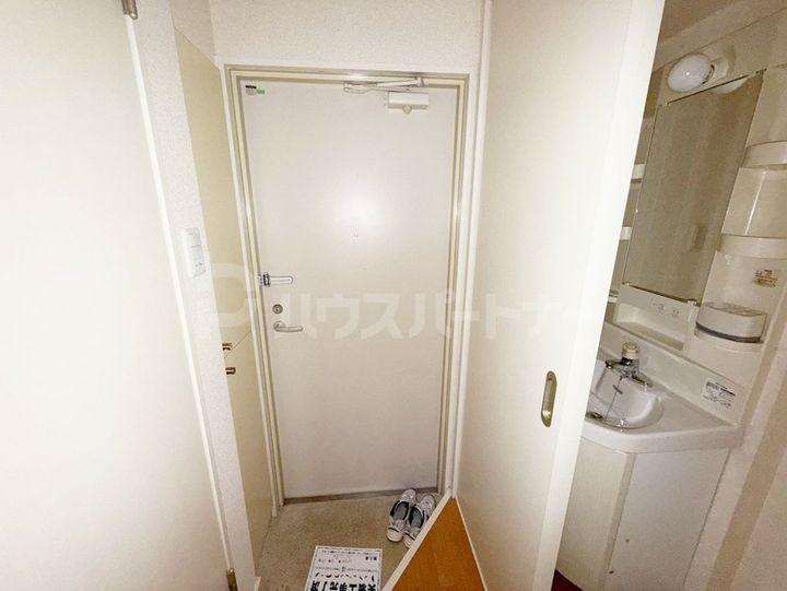 キャトルメゾンの玄関