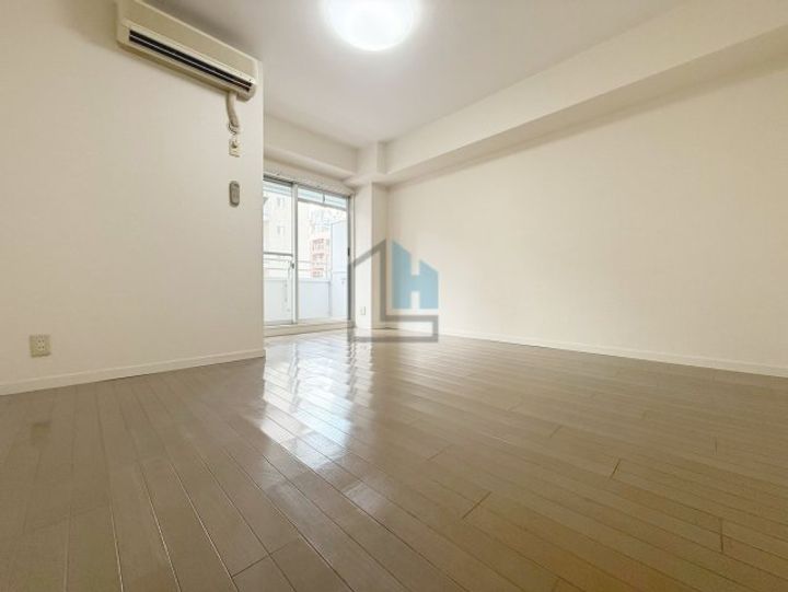 アイエスビルヂングの内装