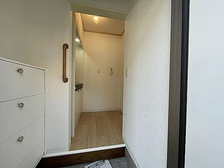 クレッセント川口元郷の玄関