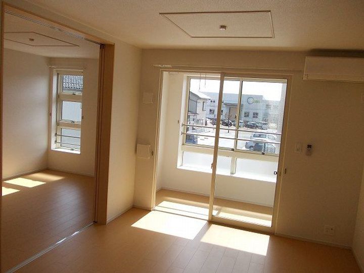 新潟県加茂市高須町1(アパート)の賃貸物件の居間