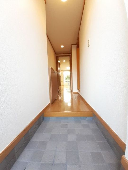 広島県福山市本庄町中1(アパート)の賃貸物件の玄関