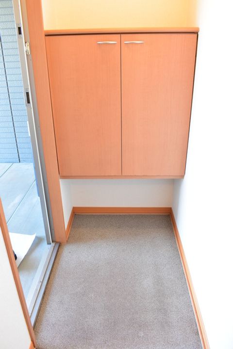 ロイヤルタウン寺町 五番館の玄関