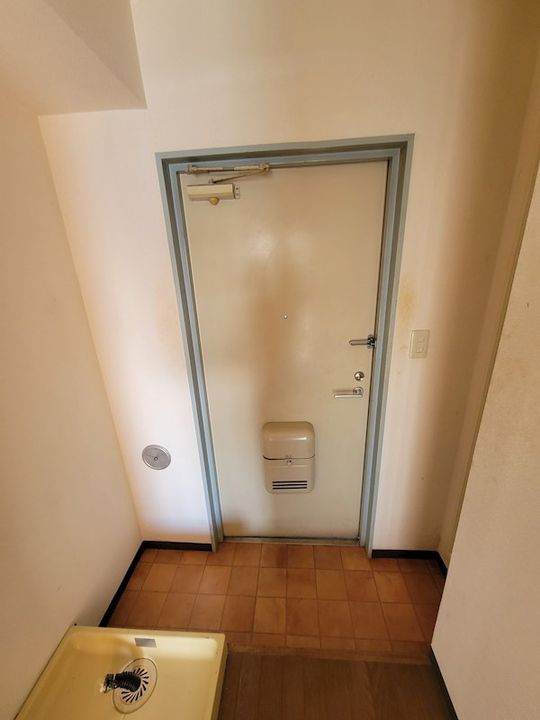 アネックス越谷7期の玄関