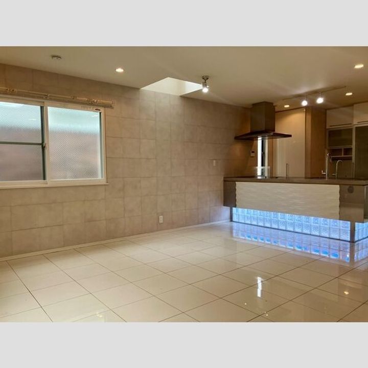 東京都渋谷区本町3(一戸建)の賃貸物件の居間