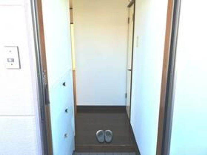 群馬県邑楽郡大泉町仙石4(アパート)の賃貸物件の玄関