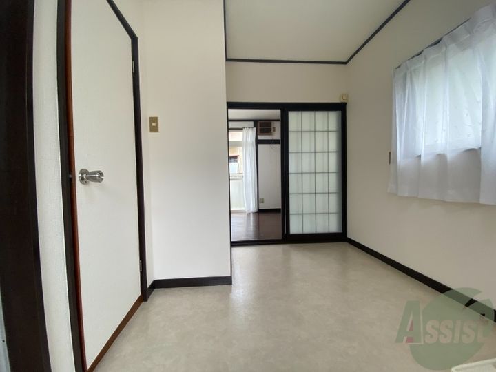 越路第一コーポナバタの玄関