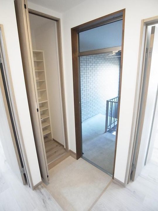 メイプル23の玄関