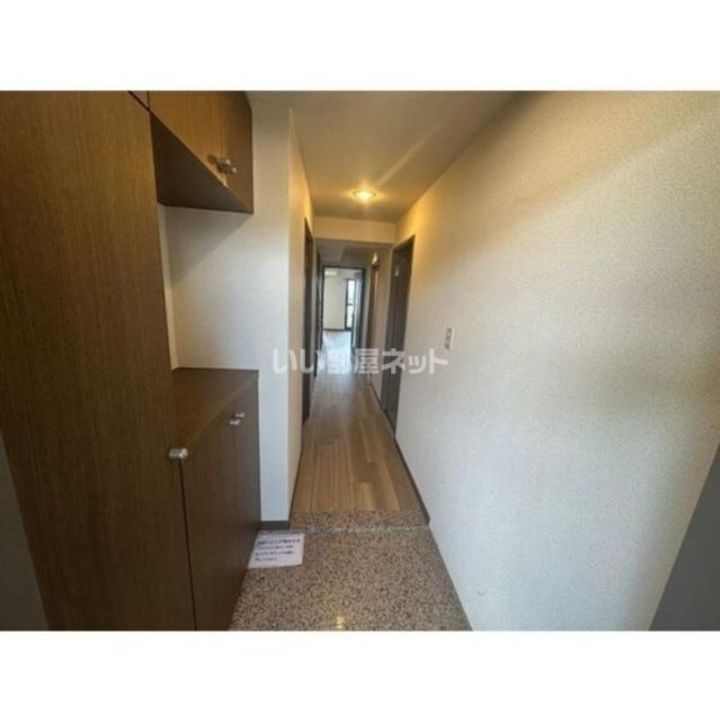 エスポア高蔵寺の玄関