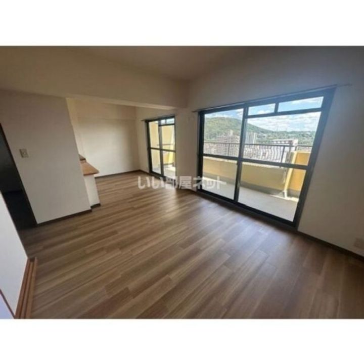 エスポア高蔵寺の居間