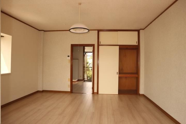コーポいわきりの居間