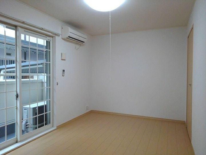 神奈川県伊勢原市伊勢原2(アパート)の賃貸物件の居間