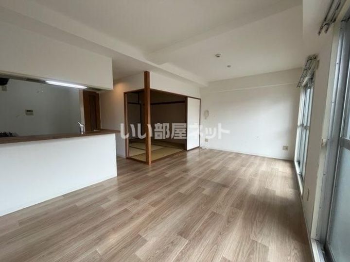 兵庫県明石市大久保町大窪(マンション)の賃貸物件の居間