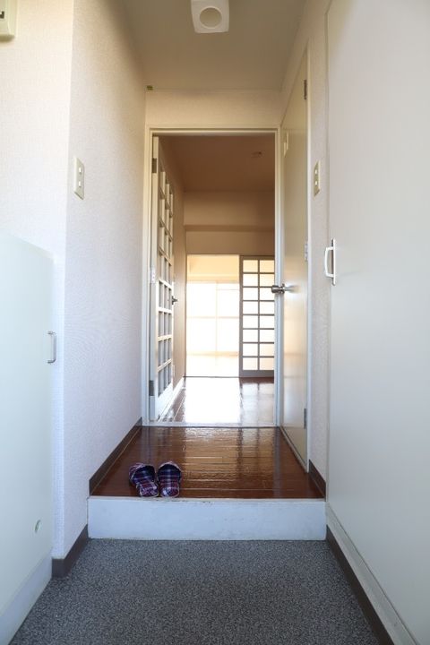 岡山県倉敷市中庄(マンション)の賃貸物件の玄関