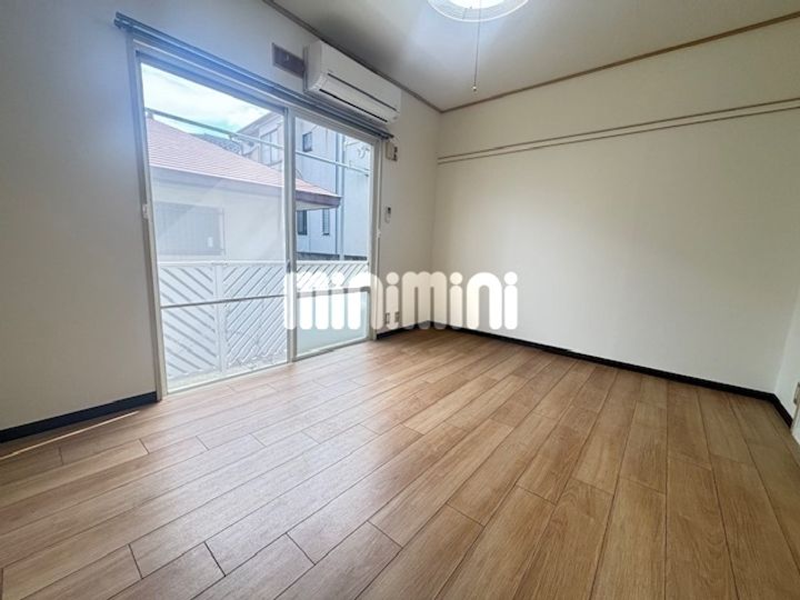 ヒカリハイムの居間