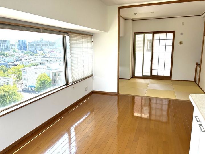 千田町アインスタワーの居間