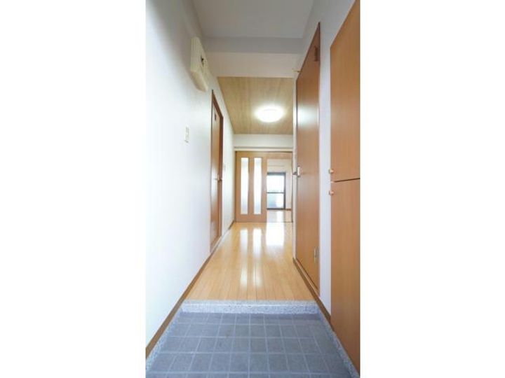 メゾンフォレストの玄関