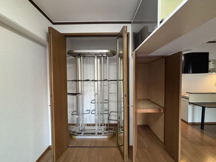 広島県広島市中区東平塚町の賃貸マンションの内装