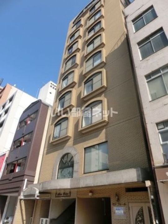 広島県広島市中区東平塚町の賃貸マンションの外観