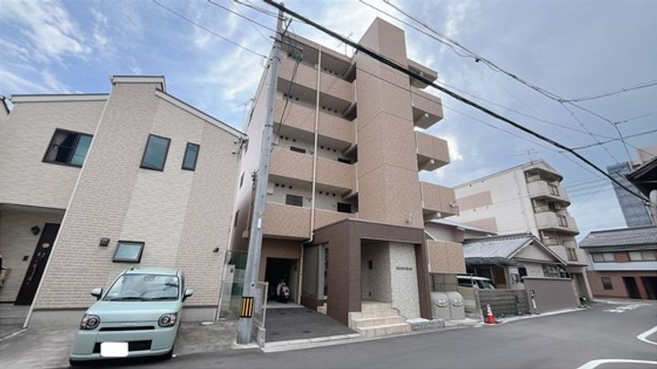 岡山県岡山市北区岡町(マンション)の賃貸物件の外観