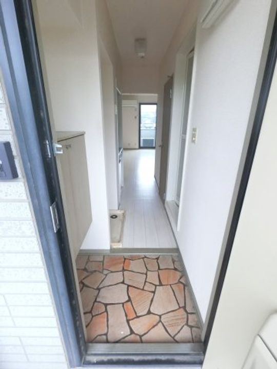 千葉県東金市東上宿(アパート)の賃貸物件の玄関