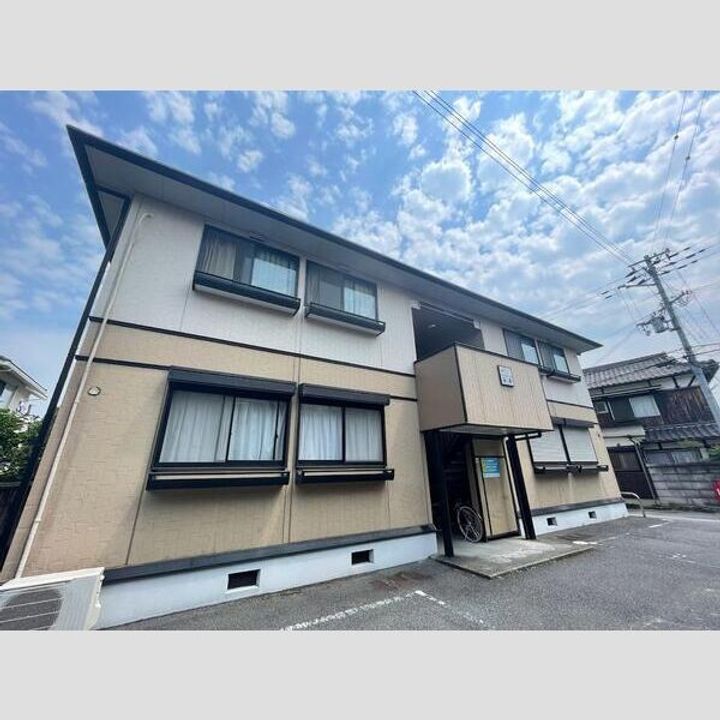 エクセル山崎の外観