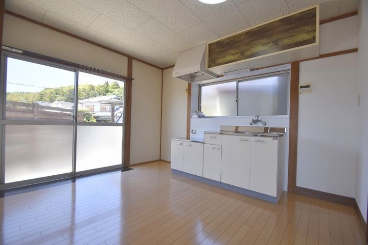 広島県広島市安佐南区伴東2(一戸建)の賃貸物件の居間