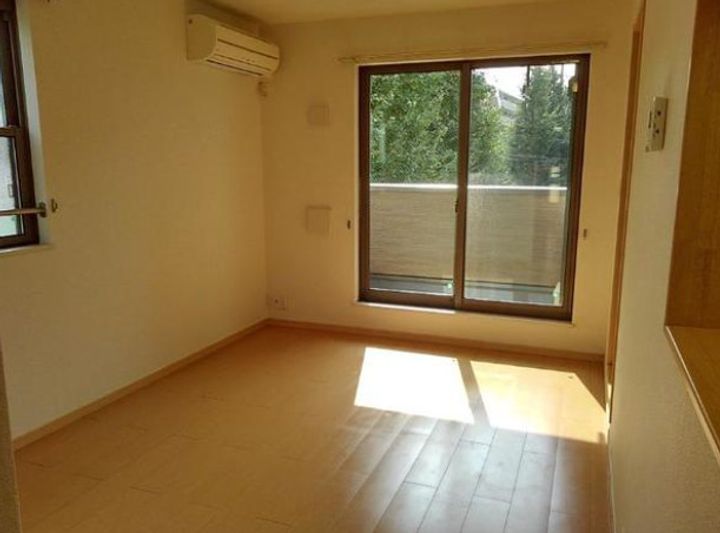 オリエントガーデンAの居間