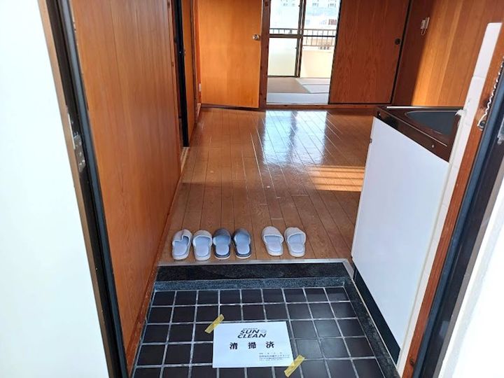 コーポ城の玄関