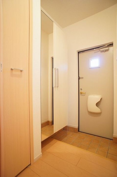福島県いわき市泉町滝尻字御前田(アパート)の賃貸物件の玄関