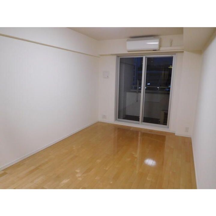 パークフラッツ横濱公園の居間