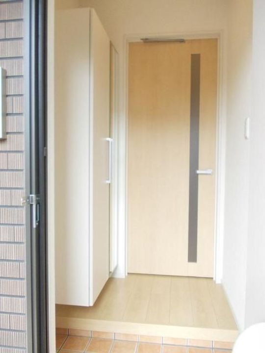 メゾンフォレストAの玄関