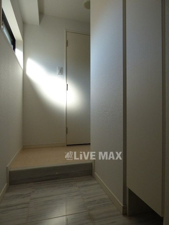 ALTERNA銀座の玄関