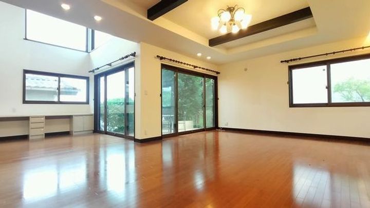 兵庫県芦屋市山芦屋町(一戸建)の賃貸物件の居間