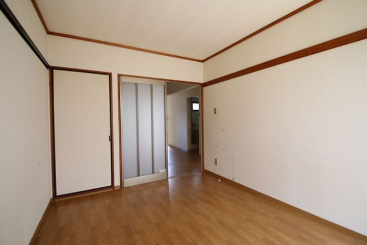 グリーンハイツ森安の居間