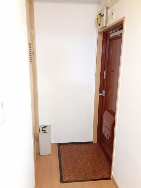 小瀬ビルの玄関