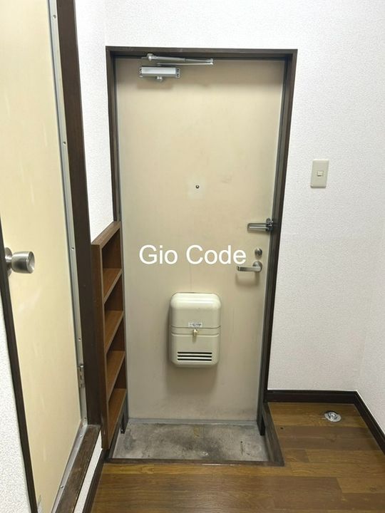 マロンハイツIIの玄関