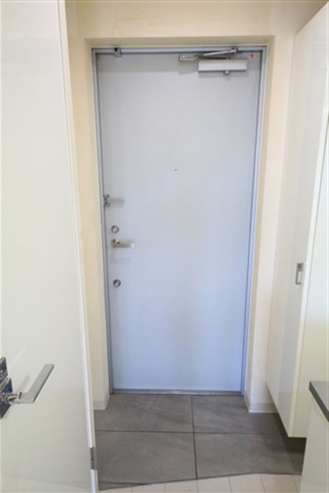 Primavera Nishi Shinsaibashiの玄関