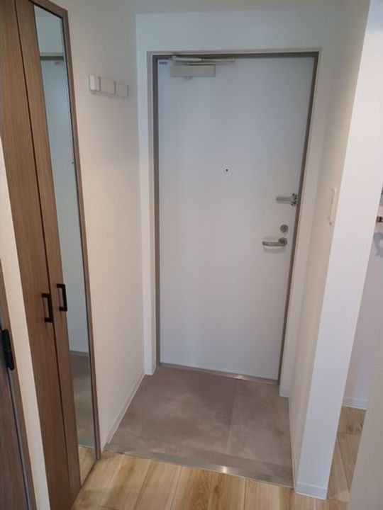 北海道札幌市白石区栄通1(マンション)の賃貸物件の玄関