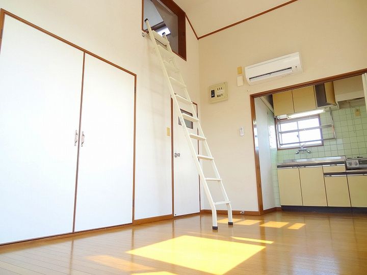 エムアンドエムIIの居間