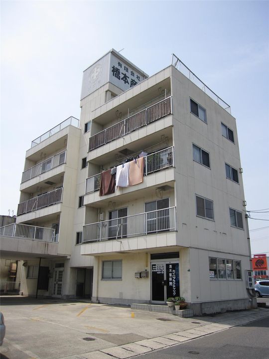 巧マンションの外観