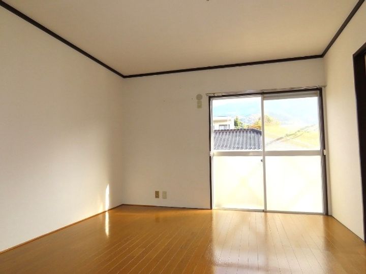 ドミエールみやけの居間