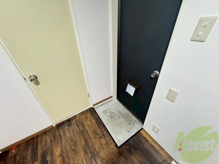 岡の上ハイツの玄関