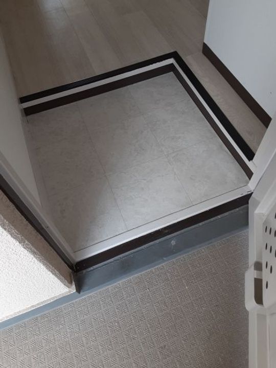 新屋第一マンションの玄関