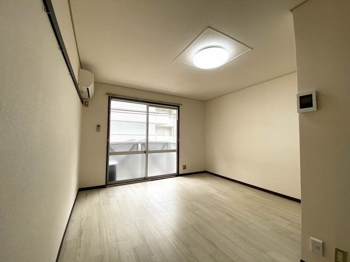 セフィラ翠の居間