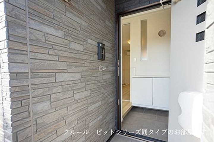 ハリーズコートBの玄関