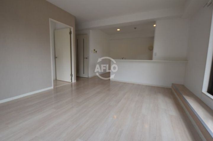 クラウディア野江の居間