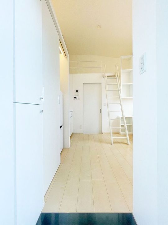 東京都小金井市緑町1(アパート)の賃貸物件の玄関