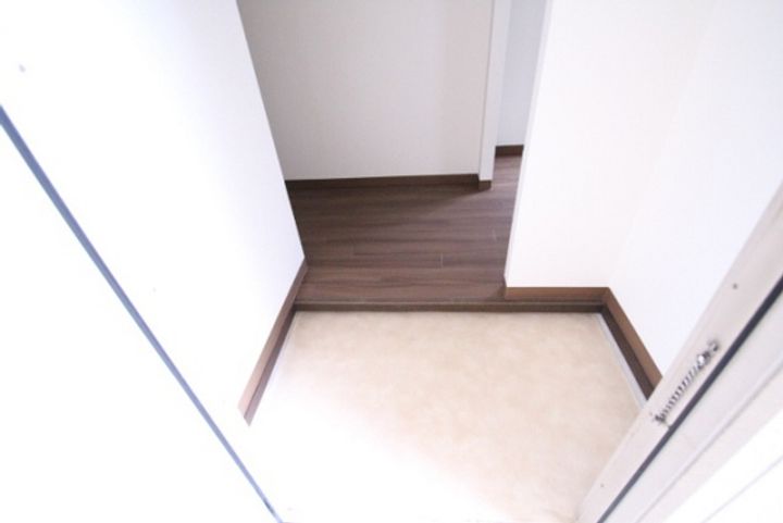 光タウニーの玄関