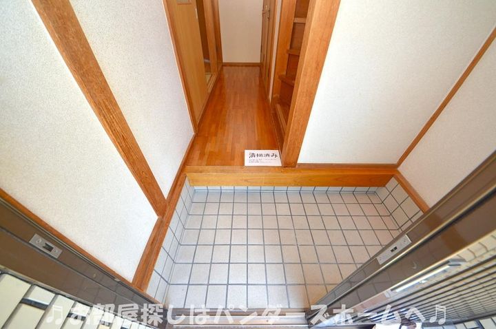 大阪府枚方市枚方元町(一戸建)の賃貸物件の玄関